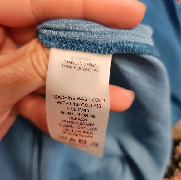 Vince Camuto blouse‎ size medium NWT - Picture 14 of 14